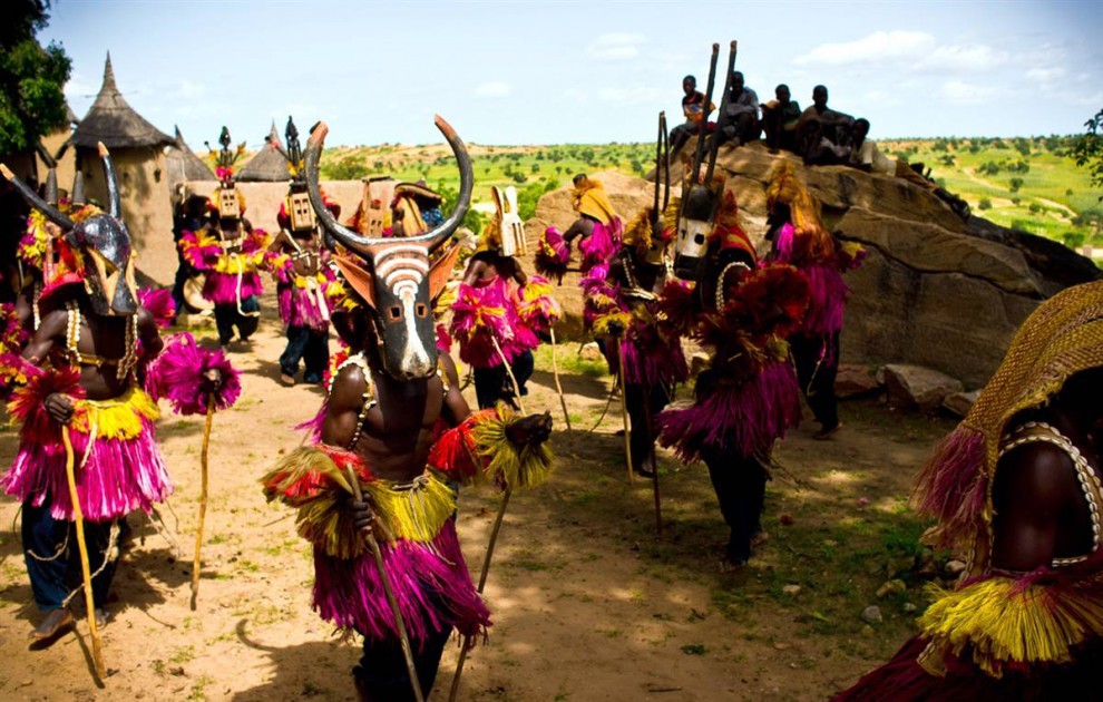 Ритуальные танцы племен. Ритуальные танцы народов Африки. Ритуальные танцы племен Африки. Ритуальные танцы африканских племён. Танцы народов Африки.